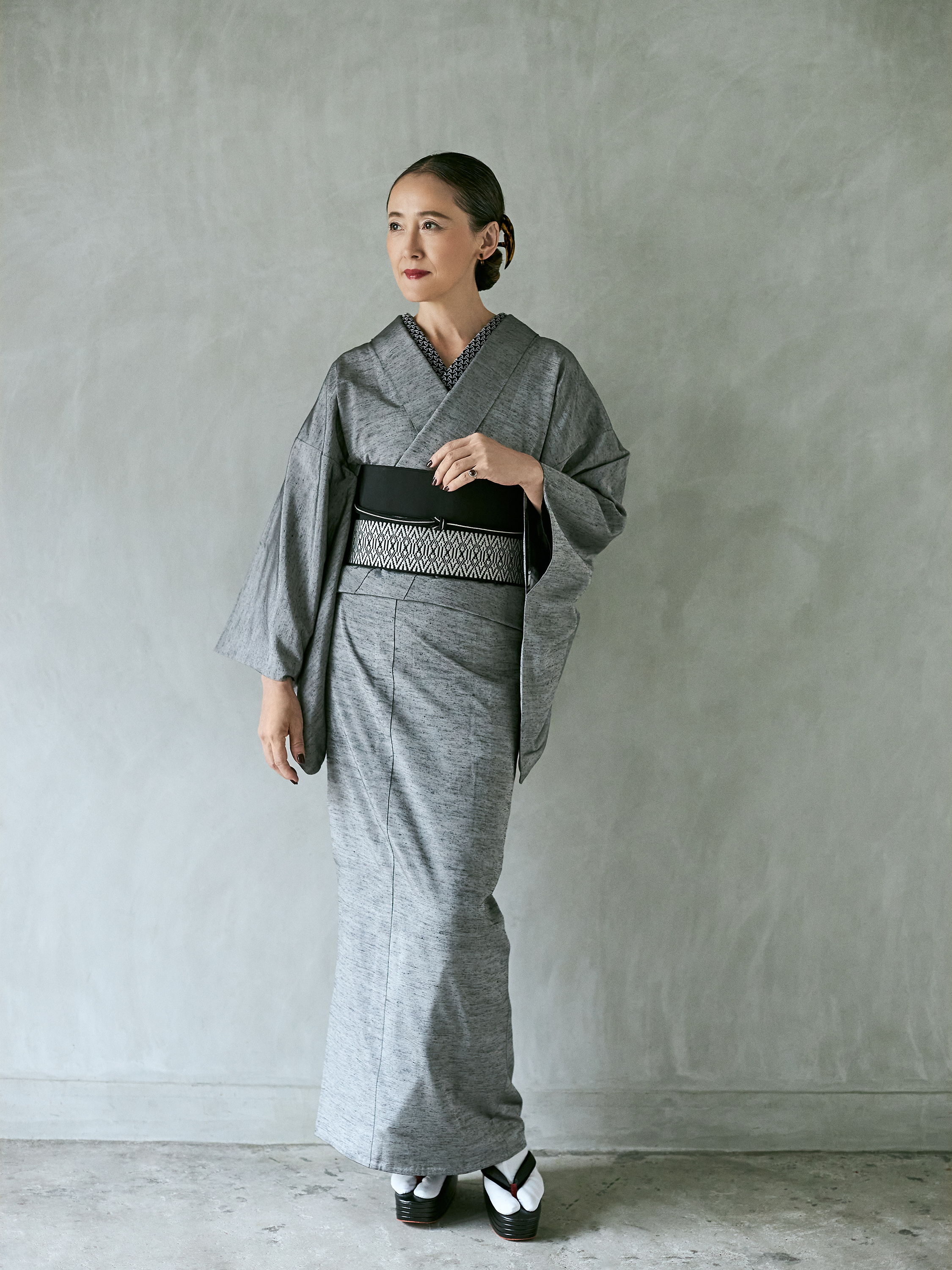 Hibiki Gray: Juyo Tsumugi | Yonezawa Ori | Pure Silk | Single Clothes | Uki