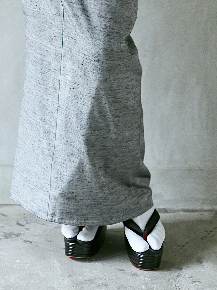 【受注生産】 草履｜真綿 四段 レッドソール ブラック｜和小物さくら × KAPUKI