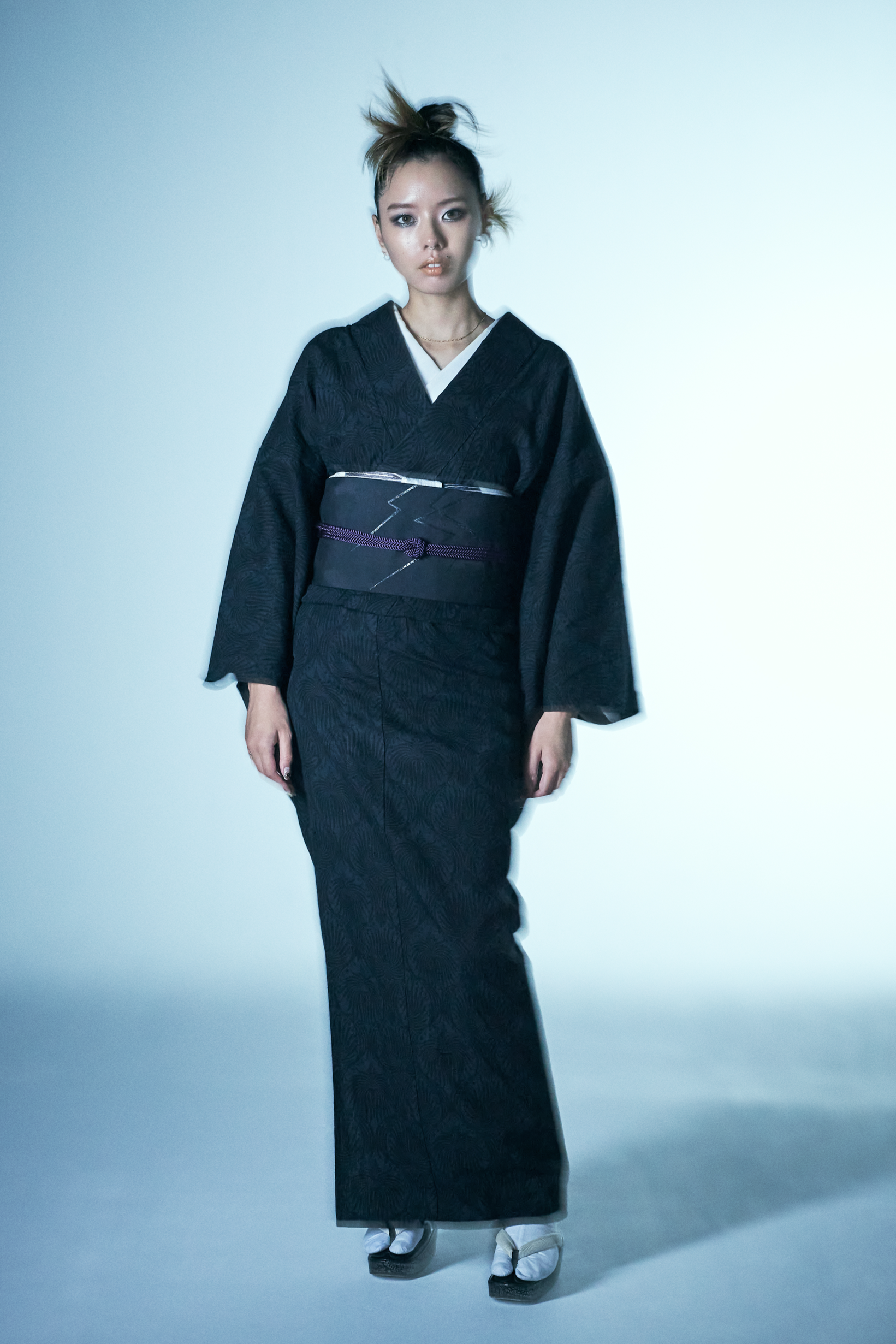 Asayo Arabesque Pattern Black x Black (Komutaya Genbei x KAPUKI special order): Taima cloth | Kimono