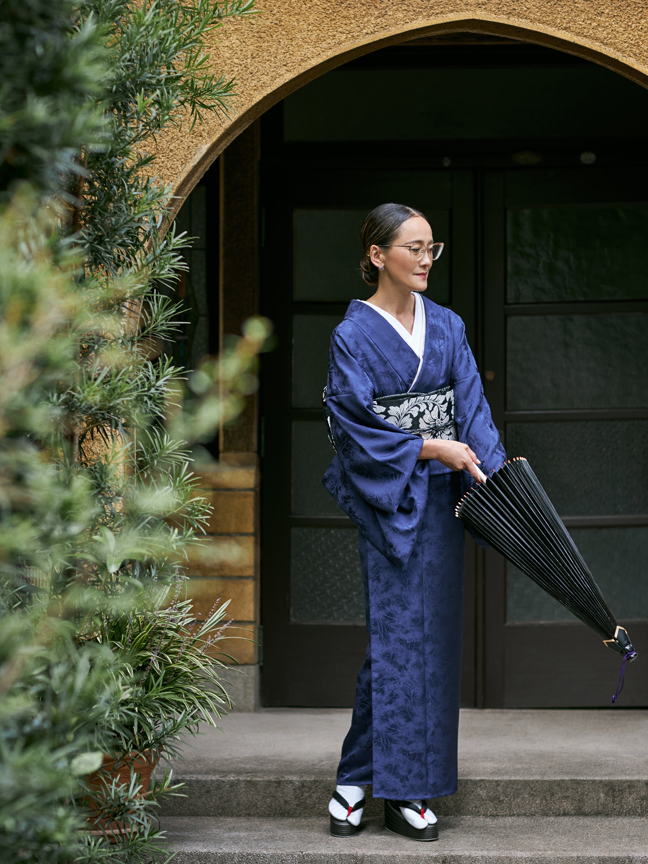 【品質保証得価】厳選逸品　手織　個性的な帯姿　壁画花鳥文様蘇芳香地　六通高級正絹美術袋帯　検★着物袋帯名古屋帯和装小物帯締め 仕立て上がり