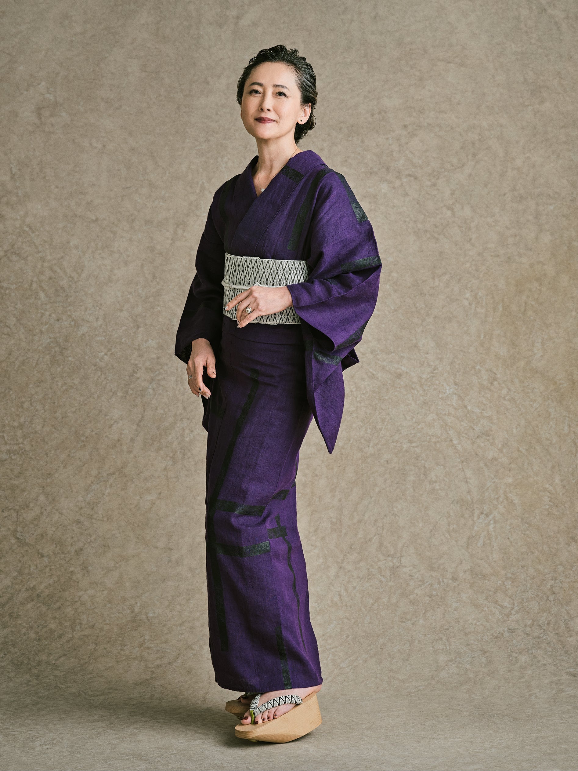 着物｜麻世妙｜破れ格子 紫／黒漆｜KAPUKI × 誉田屋源兵衛｜大麻布