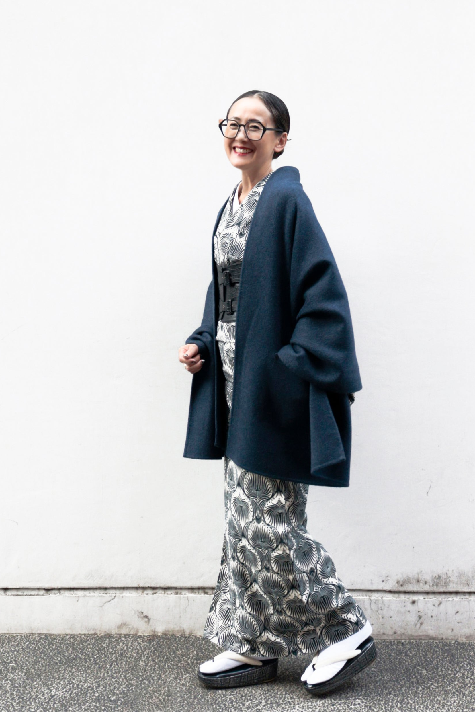 SHAWLY COAT NAVY カシミヤ（MIMA）：ショール｜アウター