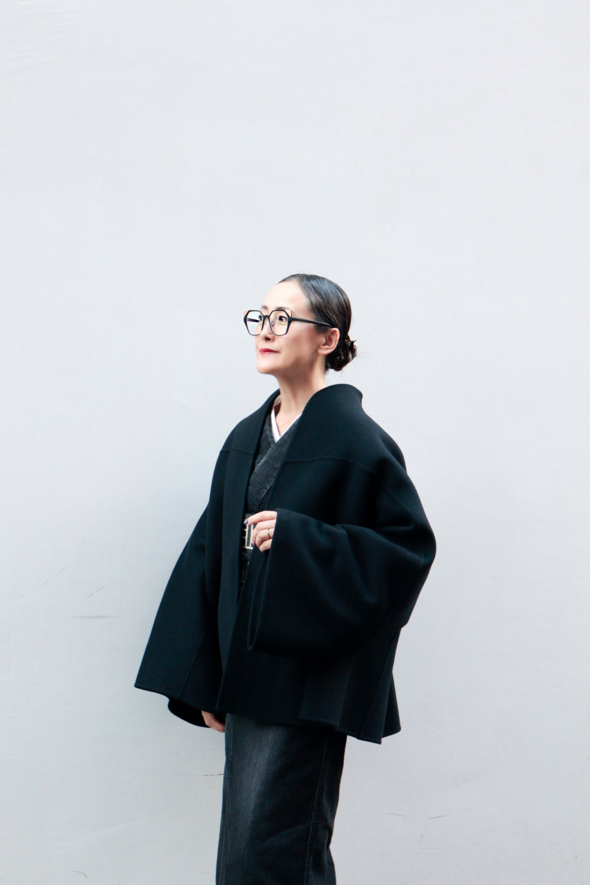 MIMA ミマ スラドキー 女優コート Anna ホワイト MIMA ミマ スラドキー 女優コート Anna ホワイト