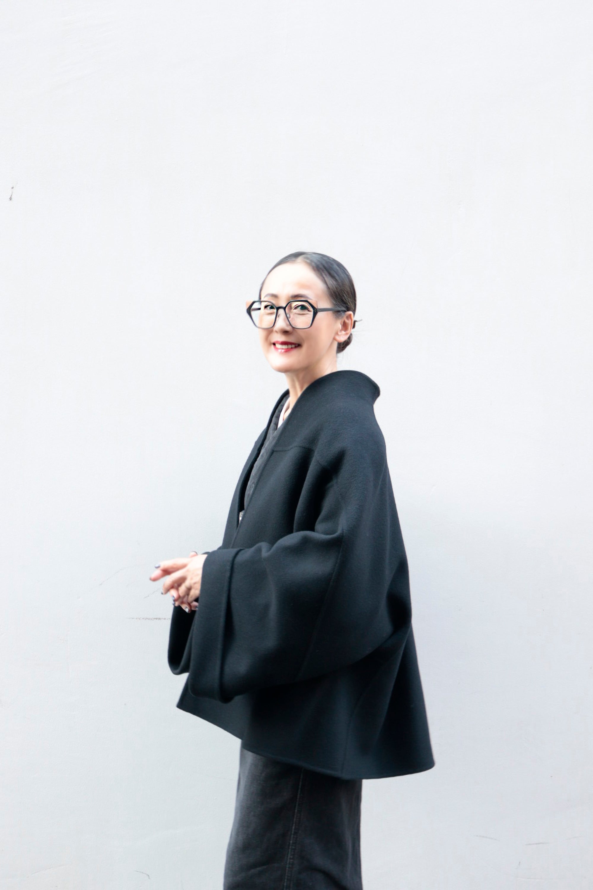 女優コート ANNA ブラック（MIMA）：コート｜アウター