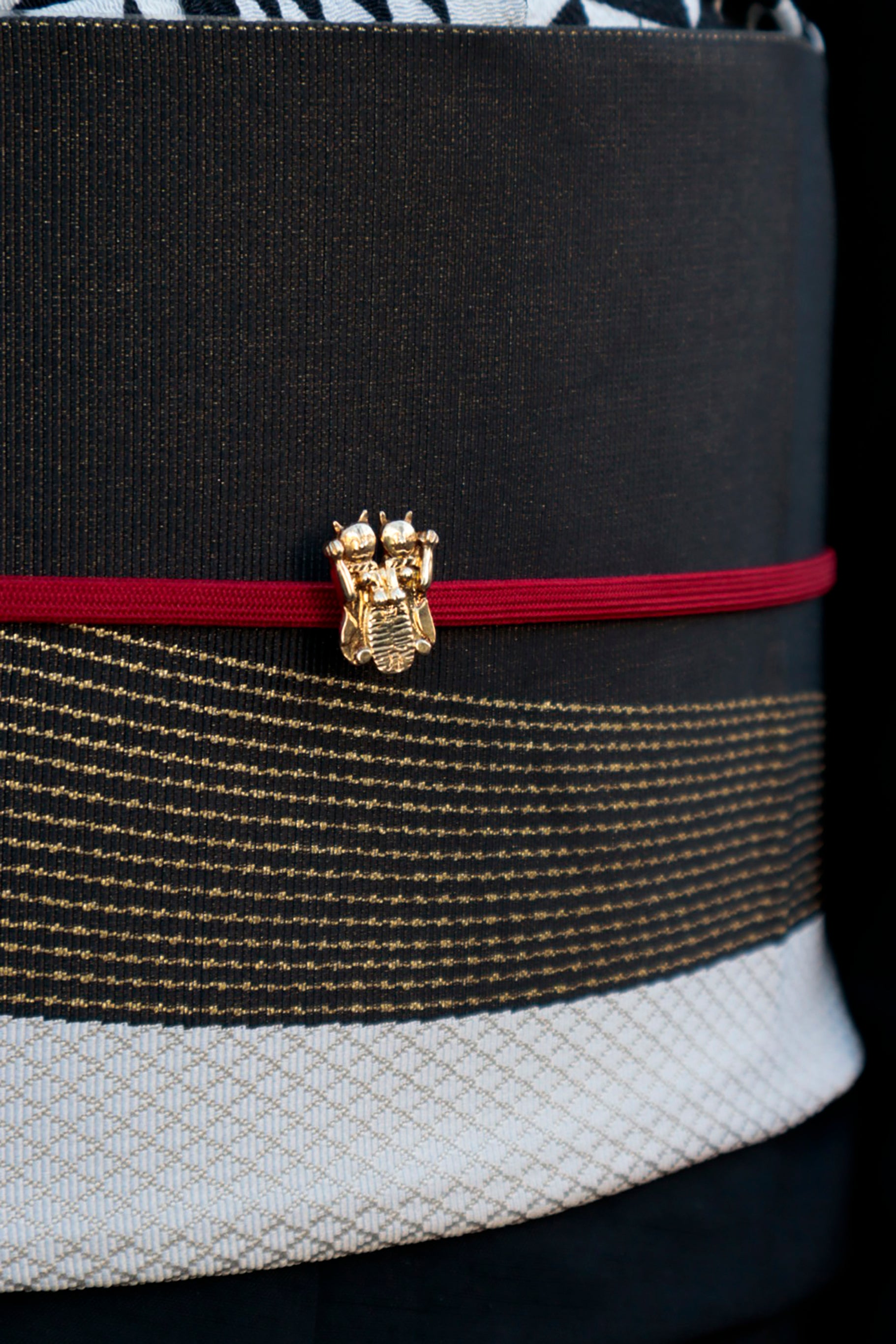 帯留め｜笑招き猫 ゴールド｜ecoRAL