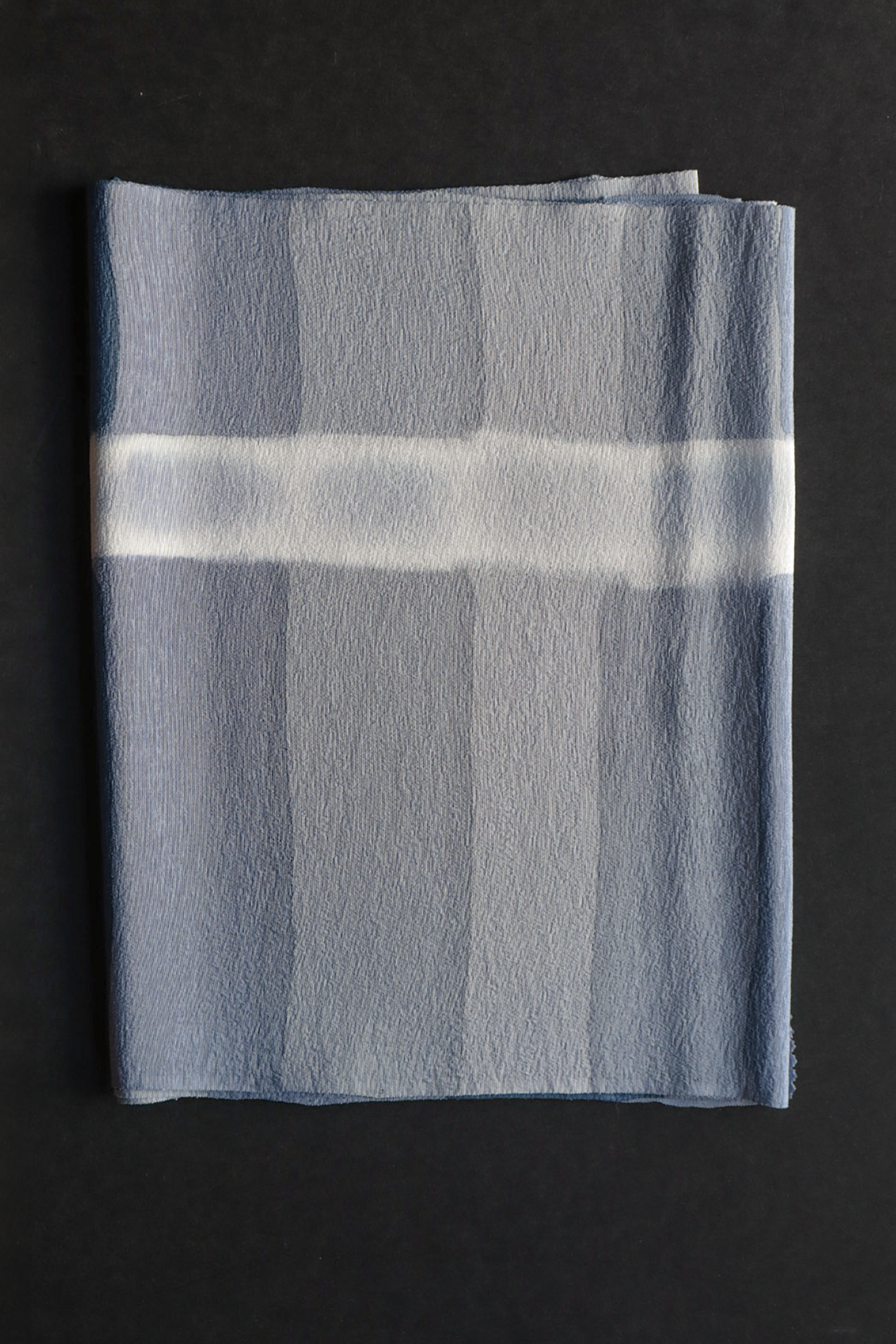 帯揚げ｜名雲おぼろ段ボカシ 青系｜渡敬｜正絹