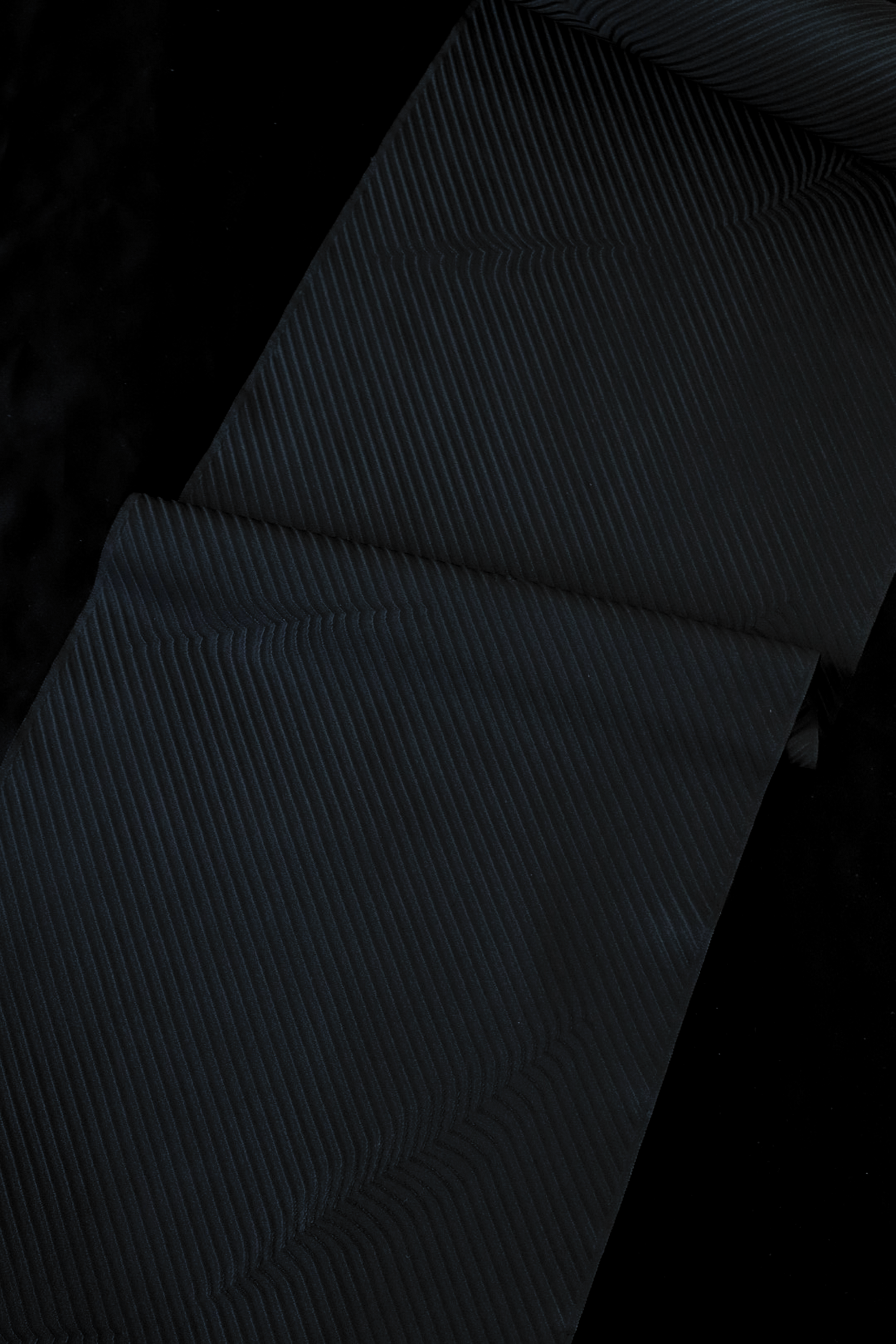 ala elle Kimono, Kama Black Diagonal Wave Pattern, 02 (Watamasa): Kimono | Pure Silk