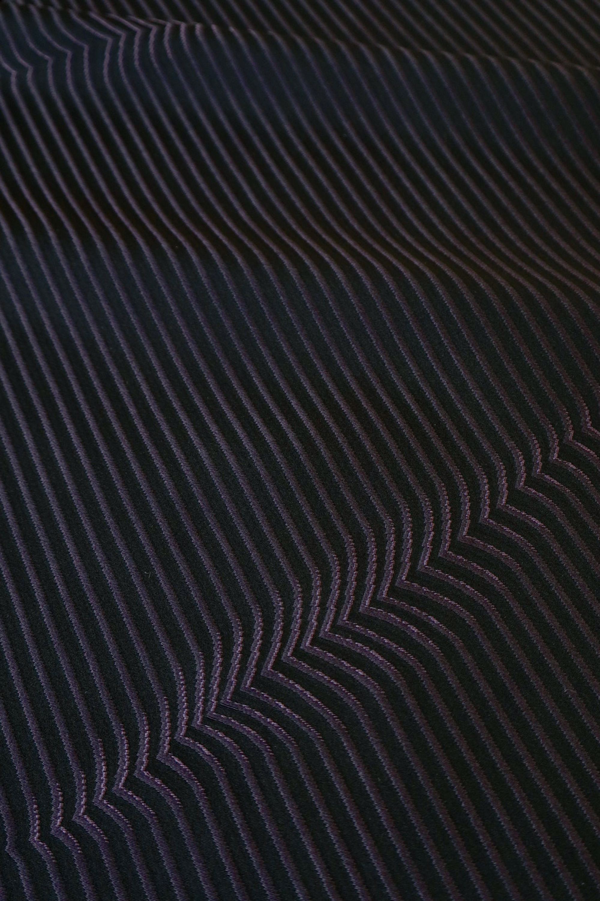 ala elle Kimono, Kama Black Diagonal Wave Pattern, Size 23 (Watamasa): Kimono | Silk