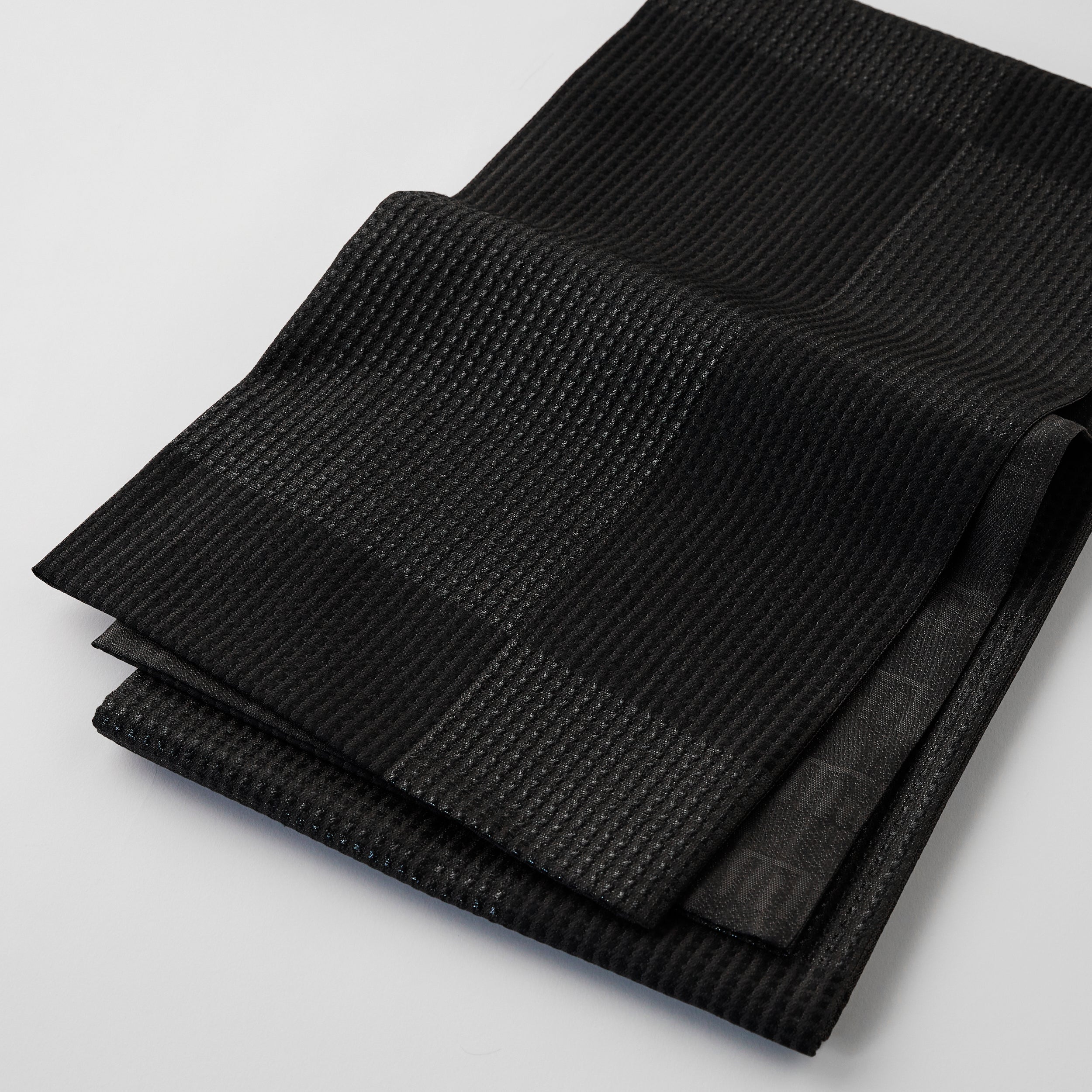 Fukuro obi “lacquered checkered black”: Nishijin-ori ｜Pure silk (tailoring fee included)