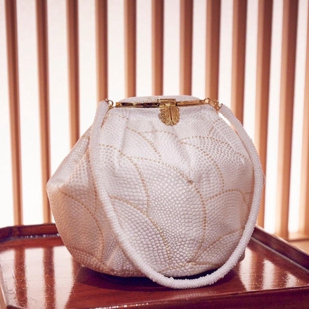 "Embroidered round bag Seimiha" Japanese accessories Sakura