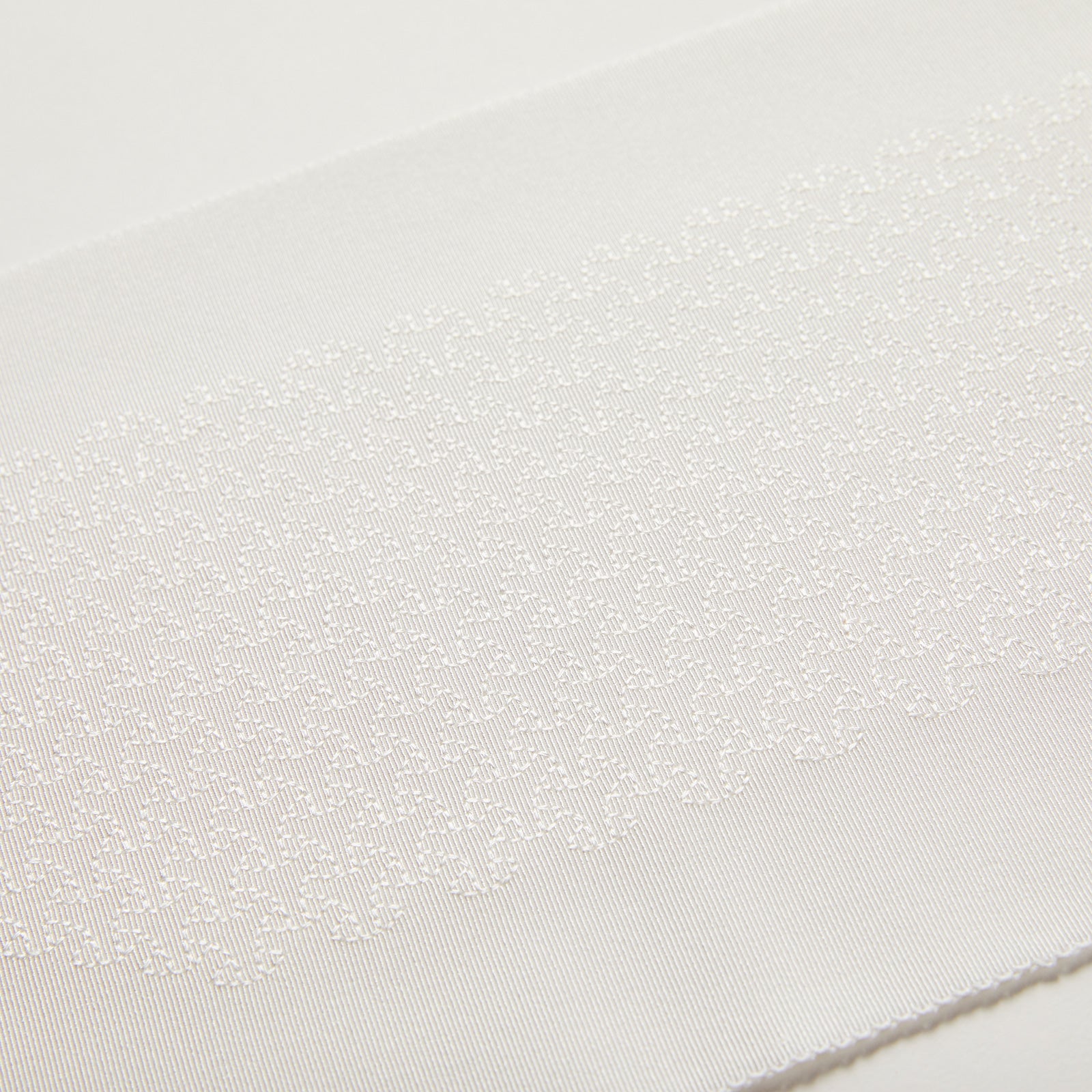 Half-collar "Kumiwaza" White background/White KAPUKI original
